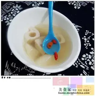 Lotus root pear rock sugar water