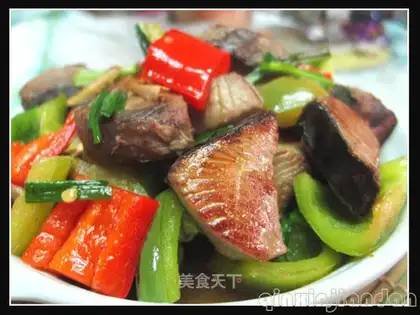stir-fried tuna with chili pepper