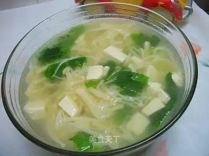Flammulina velutipes bean curd soup