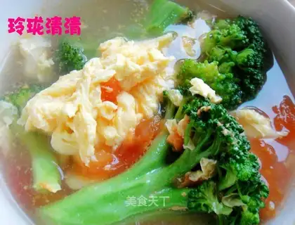 Broccoli tomato egg soup