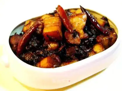 Roasted pork with dried plum vegetables