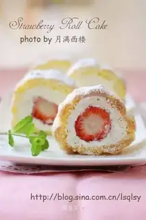 Finger cake strawberry cream roll