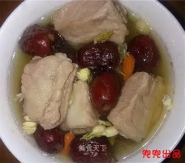 Sweet pork ribs soup