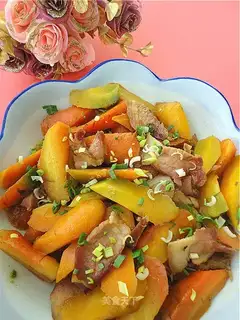 Braised bacon with carrot