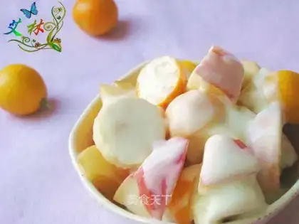 Yogurt fruit cup