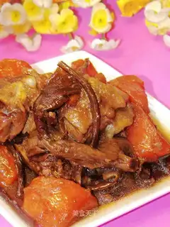 Braised duck with tea tree mushroom