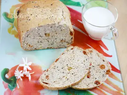 raisins, corn bread