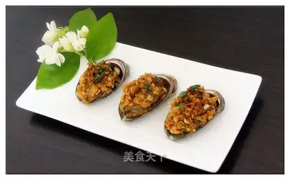 Garlic fans steam abalone