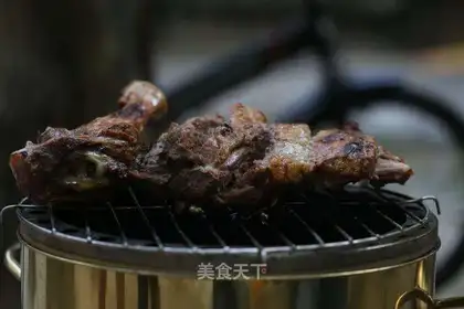 A barrel-breaded lamb leg