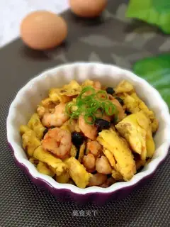 Shrimp fried eggs