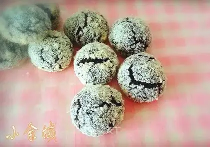 Chocolate cracker cookies
