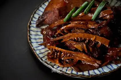 Red burning dry pig hoof