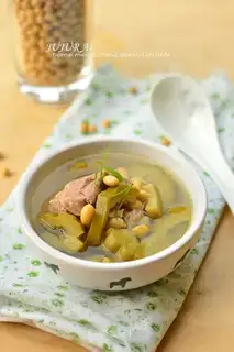 Suffering melon cucumber and pork soup