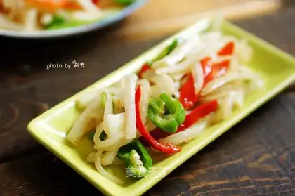 Twin peppers and radish