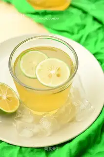 A green lemon honey tea