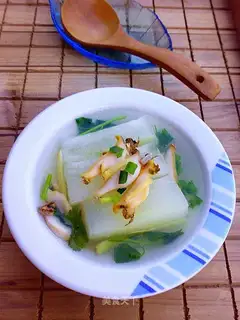 Poppy melon soup