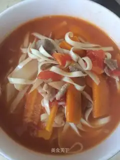 Red soup and vegetable noodles