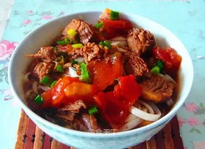 Tomato beef noodles