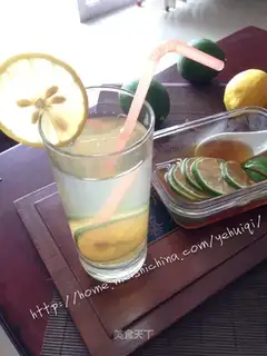 Honey lemonade