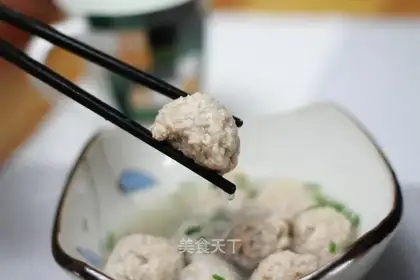 Fan meatball soup