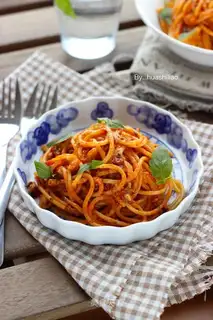 Tomato bacon pasta