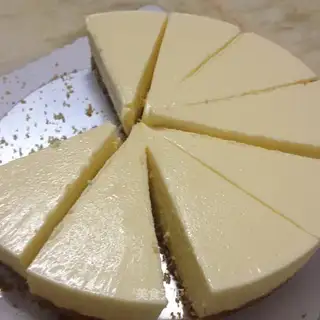 Lemon cheesecake