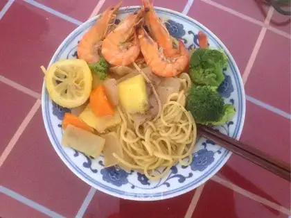 Coconut curry shrimp pasta