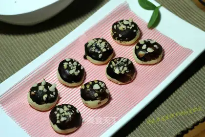 Chocolate peanut cookies