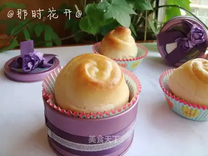 Rose bread