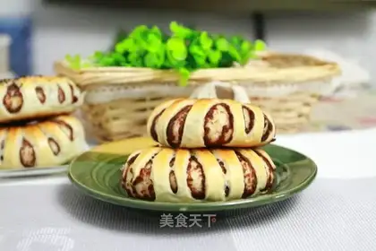Flower bean bread