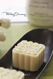 Green bean cake