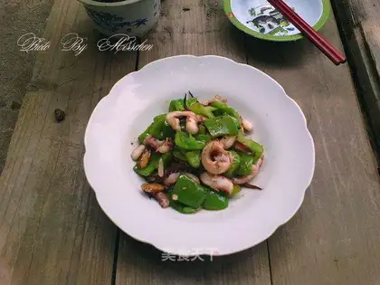 Squid's got green pepper
