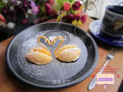 Swan puff