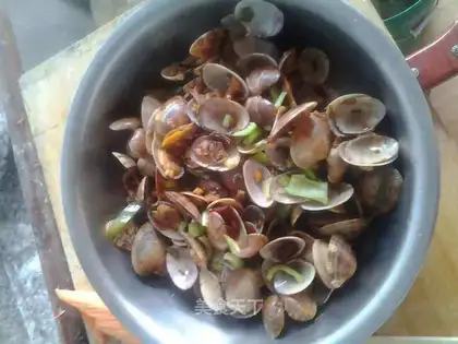 Spicy clams