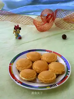 Mango straw hat macaron
