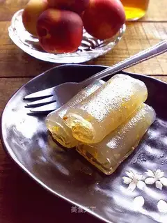 Cinnamon crystal roll