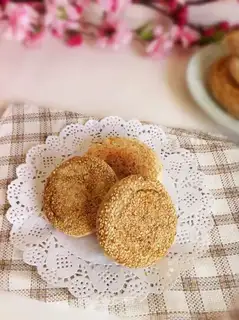 Bean sesame pancakes