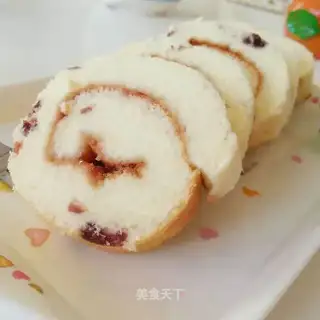 Cranberry Swiss roll