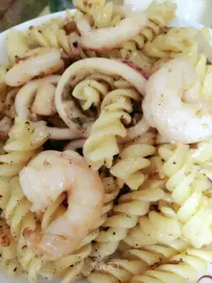 Seafood to the pasta