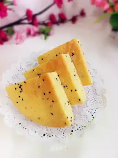 Black sesame sponge cake