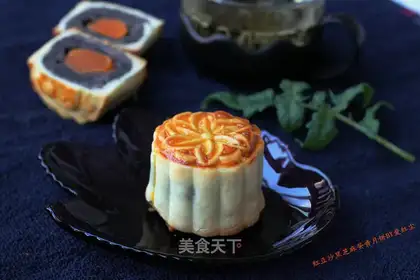The bean sesame yolks