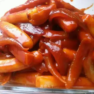 Hot fried rice cake