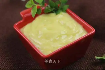 Homemade salad sauce