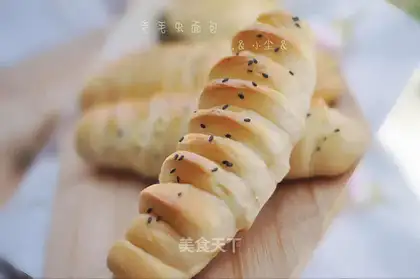 caterpillar bread