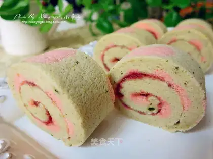Colored apple cake roll