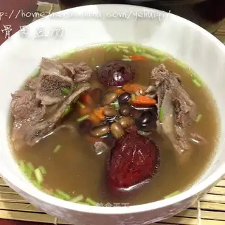 Pork bone black bean soup