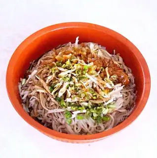 Soy sauce chicken noodle