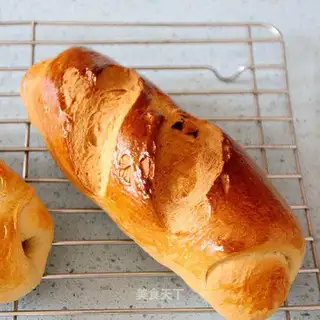 Black beer with hard bread