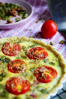 Tomato bacon cheesetta