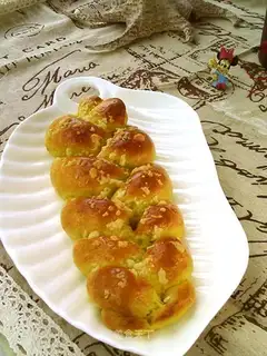 Mango ice cream braid bread